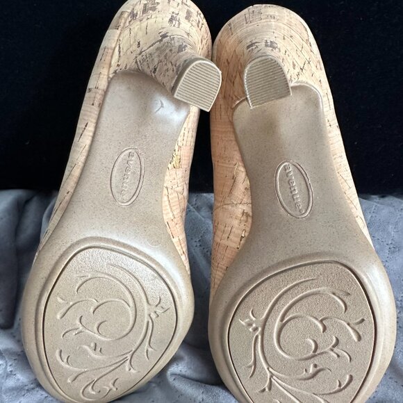 Eurosoft by Sofft Cork Look Tan Gold Heels 3–3.5” Comfort Heels Like New - Picture 5 of 6